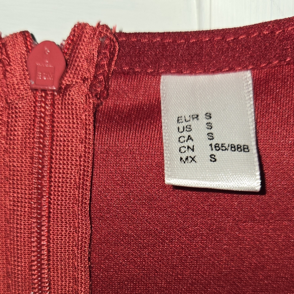 Elegant Women's S Burgundy V-Neck Dress - Picture 5 of 12